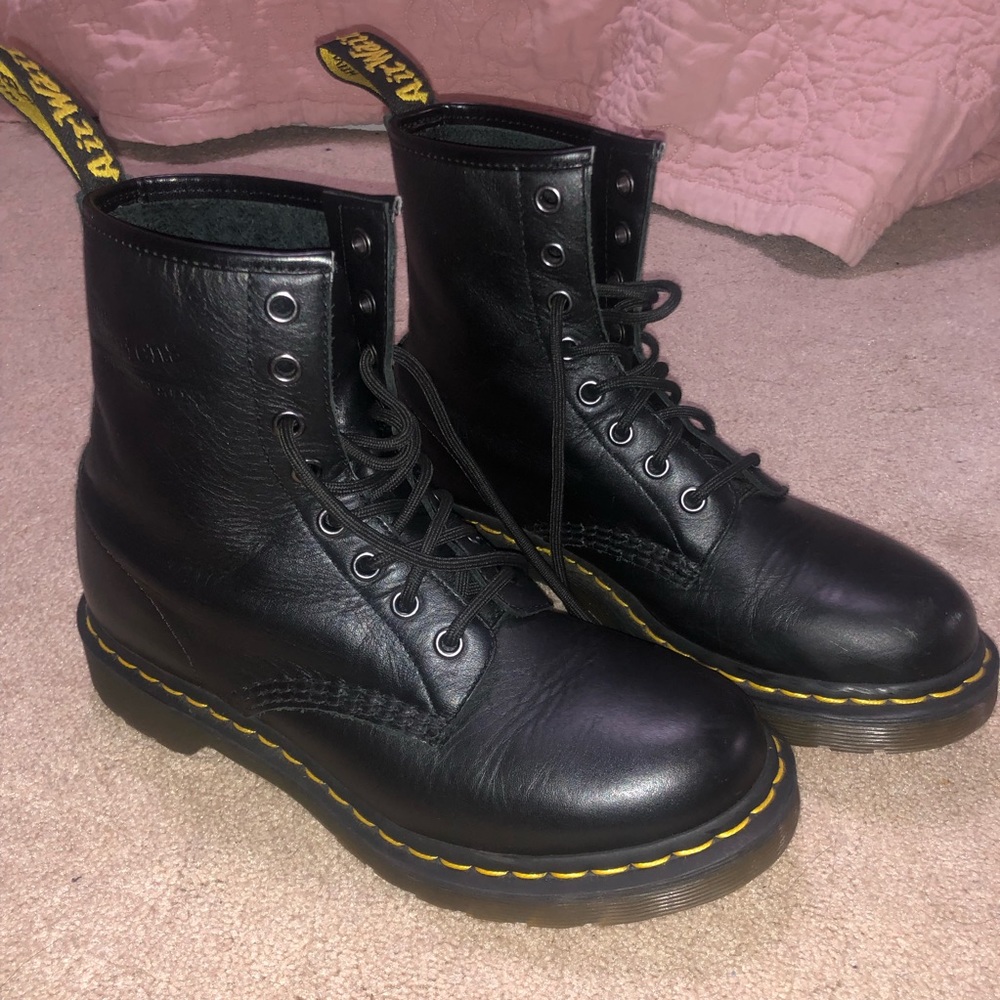 dr martens classic boots